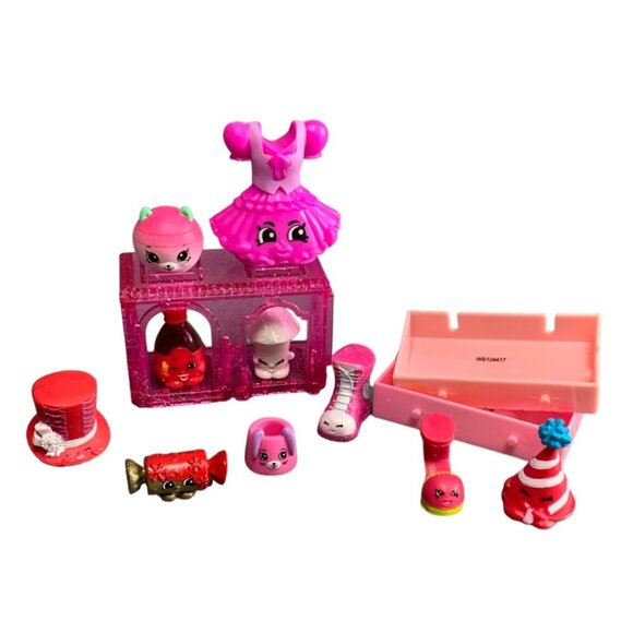 Shopkins Happy Places Surprise Pack - Miniature Collectibles Toy Set - Picture 1 of 7